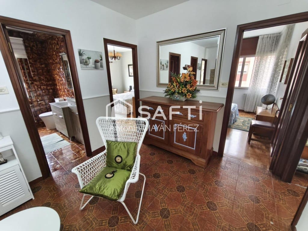 4 bedroom Villa for sale in Rianxo with garage - € 246,500 (Ref: 9824918)