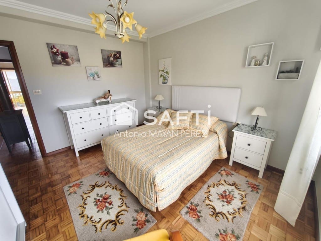4 bedroom Villa for sale in Rianxo with garage - € 246,500 (Ref: 9824918)