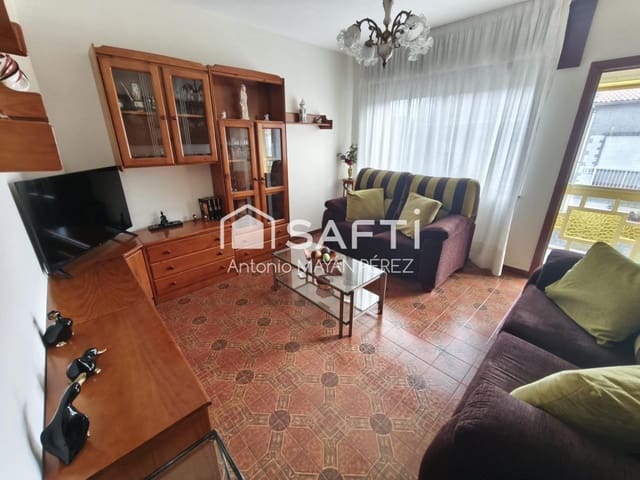 4 bedroom Villa for sale in Rianxo with garage - € 246,500 (Ref: 9824918)