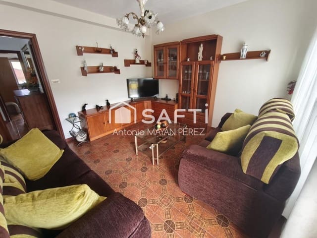 4 bedroom Villa for sale in Rianxo with garage - € 246,500 (Ref: 9824918)