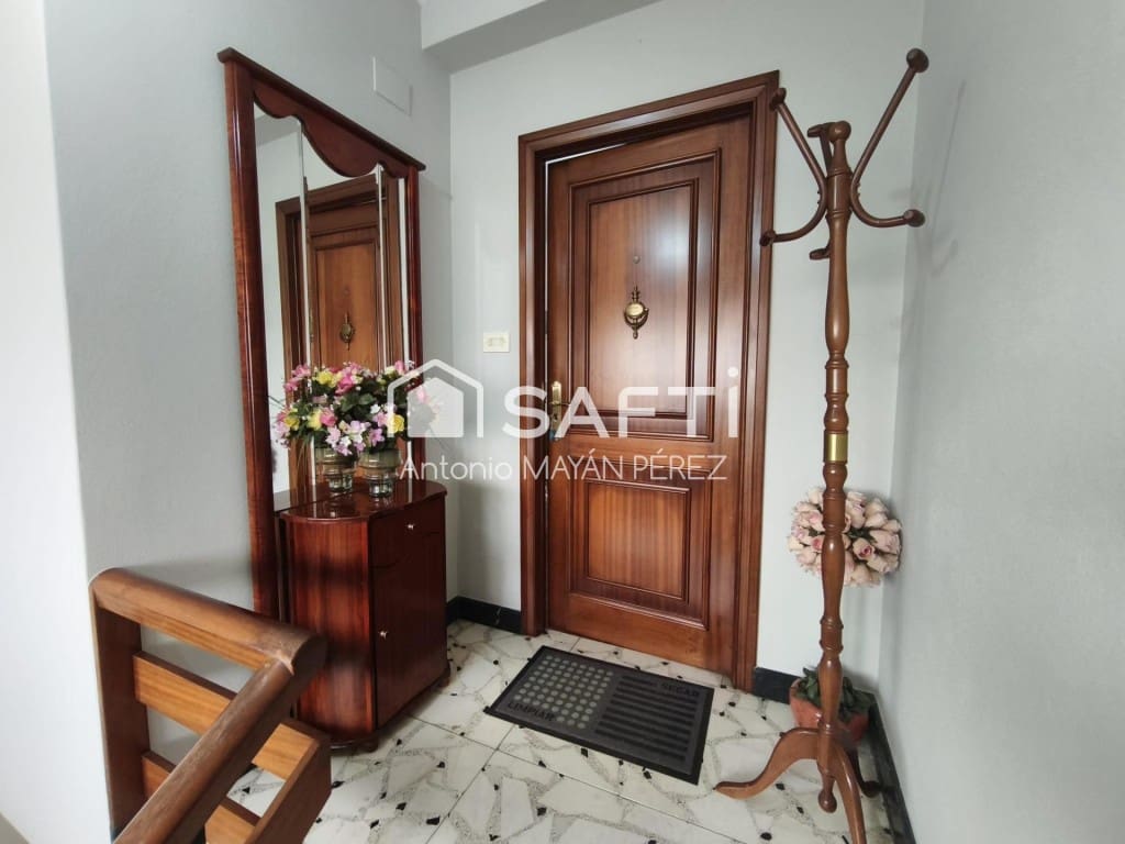 4 bedroom Villa for sale in Rianxo with garage - € 246,500 (Ref: 9824918)