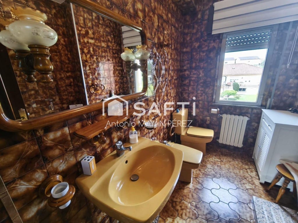 4 bedroom Villa for sale in Rianxo with garage - € 246,500 (Ref: 9824918)
