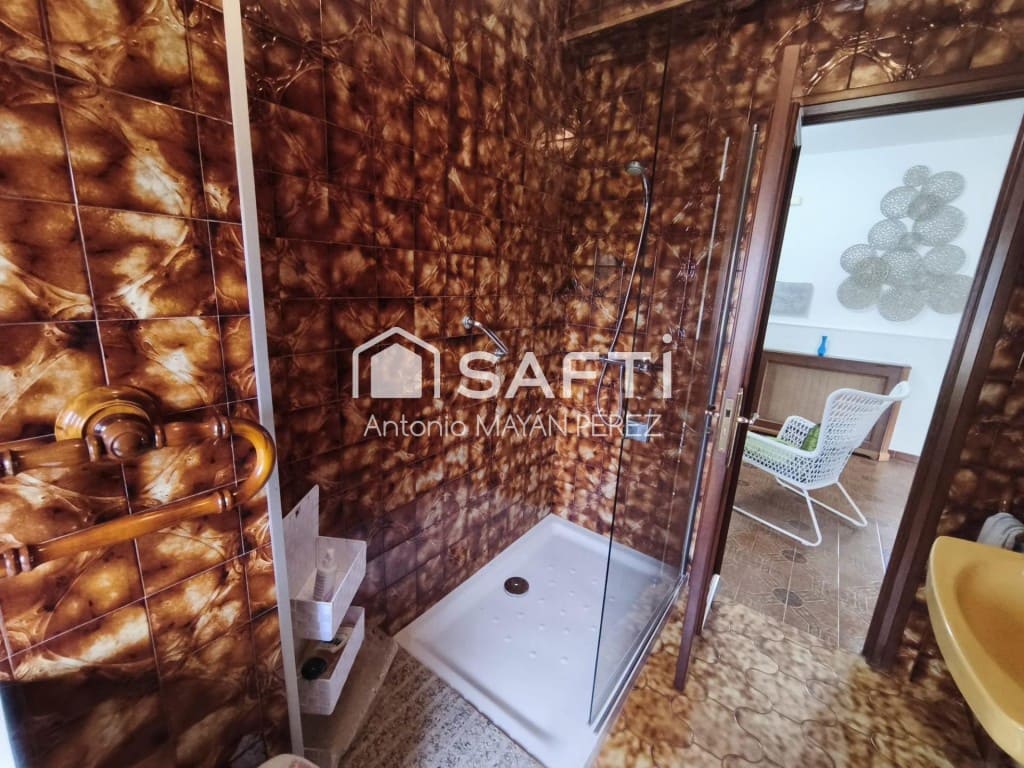 4 bedroom Villa for sale in Rianxo with garage - € 246,500 (Ref: 9824918)