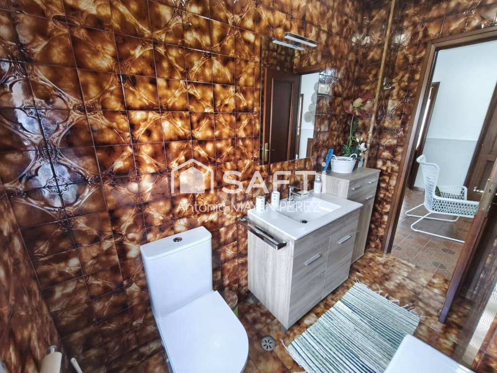 4 bedroom Villa for sale in Rianxo with garage - € 246,500 (Ref: 9824918)