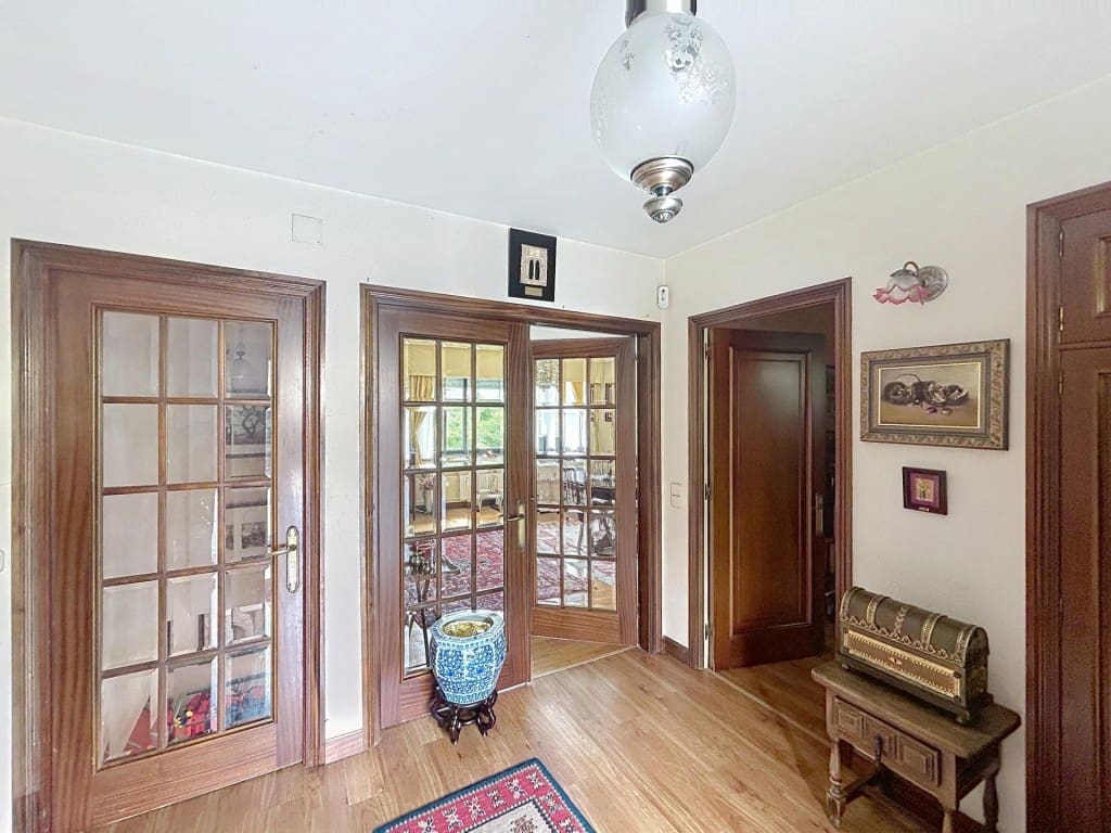 Chalet de 5 habitaciones en Teo en venta con piscina garaje - 590.000 € (Ref: 9824919)