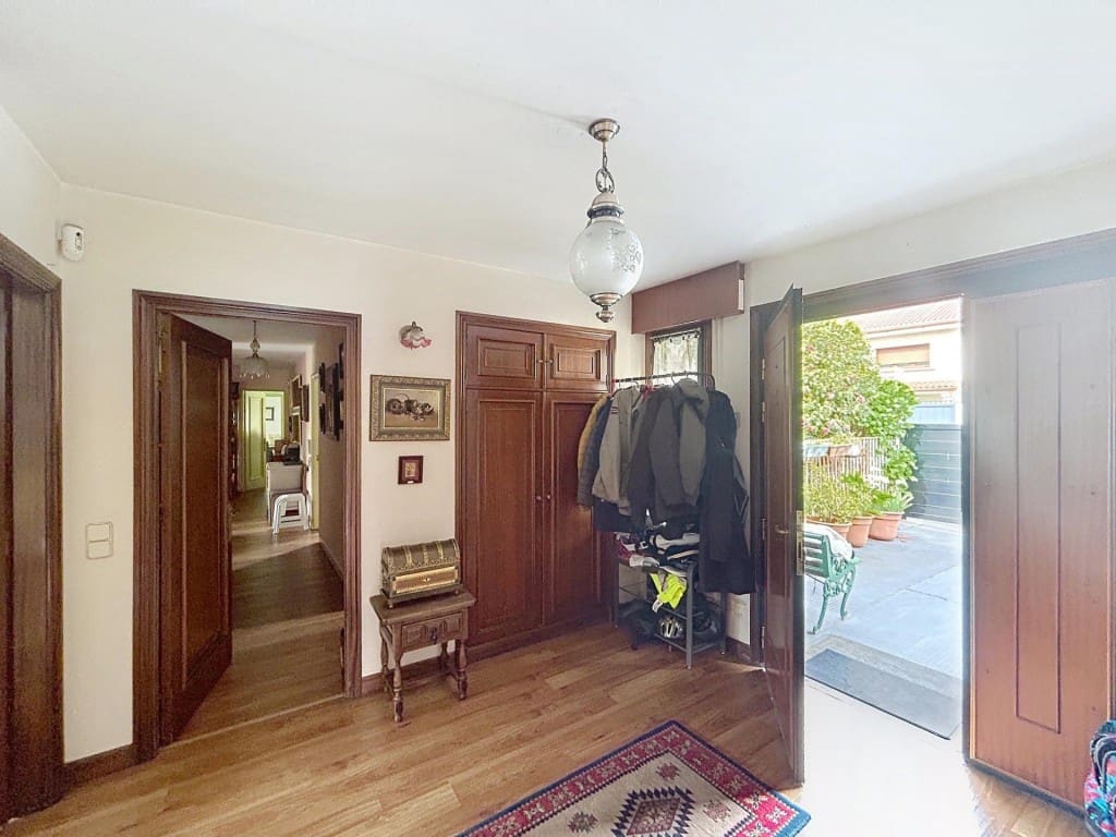 Chalet de 5 habitaciones en Teo en venta con piscina garaje - 590.000 € (Ref: 9824919)