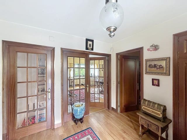 5 Zimmer Villa zu verkaufen in Teo mit Pool Garage - 590.000 € (Ref: 9824919)
