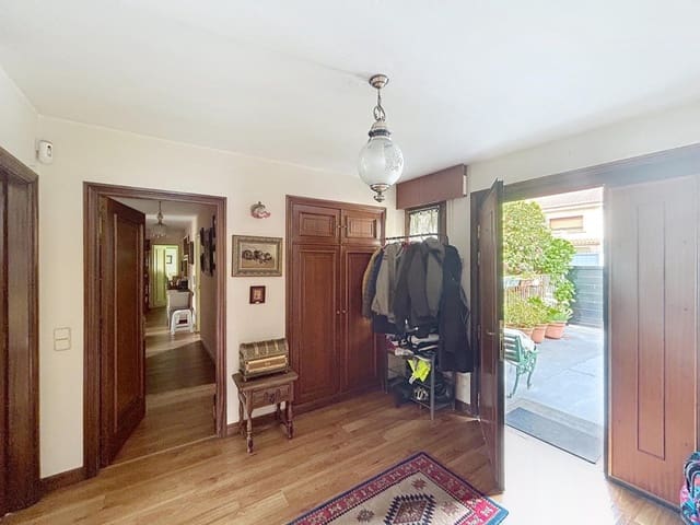 5 Zimmer Villa zu verkaufen in Teo mit Pool Garage - 590.000 € (Ref: 9824919)