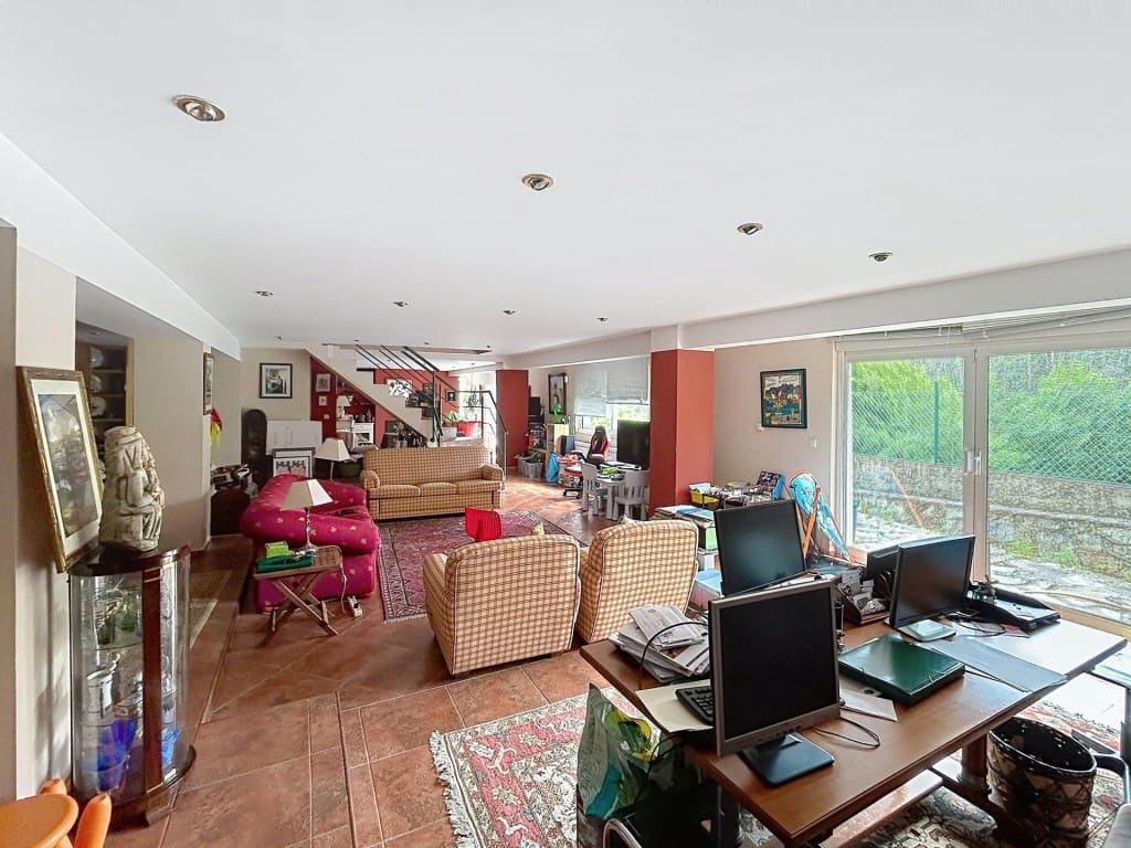 Chalet de 5 habitaciones en Teo en venta con piscina garaje - 590.000 € (Ref: 9824919)