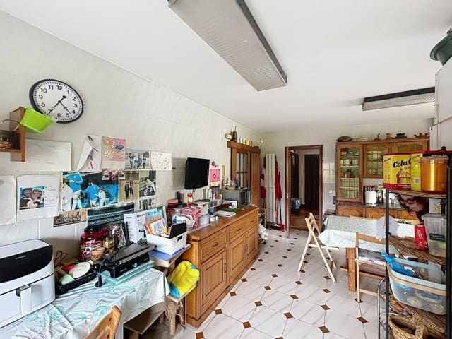 5 Zimmer Villa zu verkaufen in Teo mit Pool Garage - 590.000 € (Ref: 9824919)