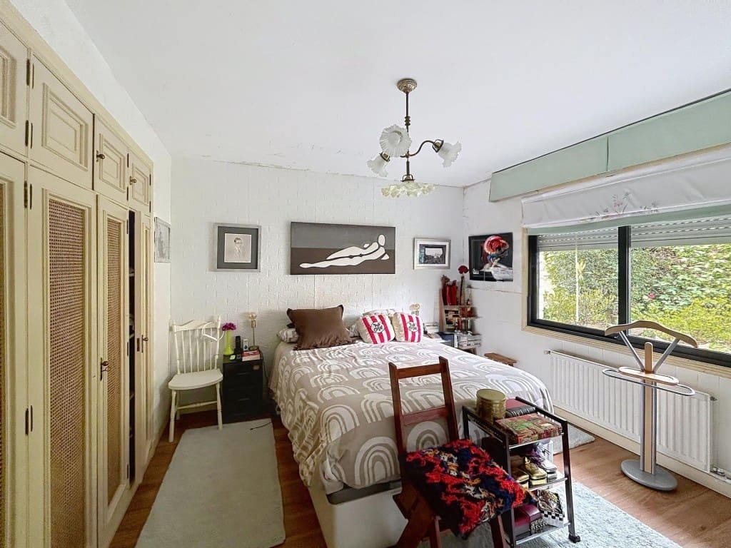 Chalet de 5 habitaciones en Teo en venta con piscina garaje - 590.000 € (Ref: 9824919)