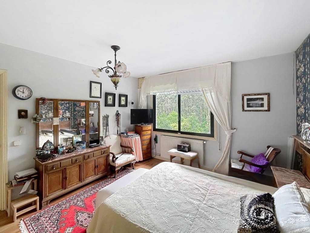 Chalet de 5 habitaciones en Teo en venta con piscina garaje - 590.000 € (Ref: 9824919)