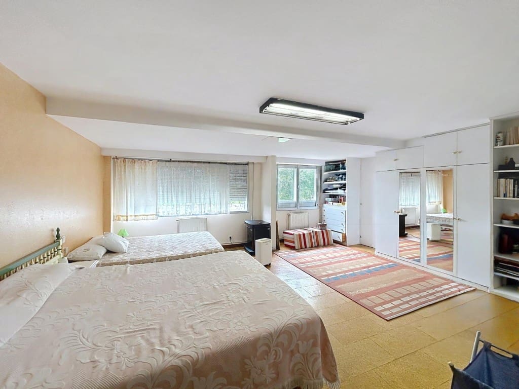 Chalet de 5 habitaciones en Teo en venta con piscina garaje - 590.000 € (Ref: 9824919)