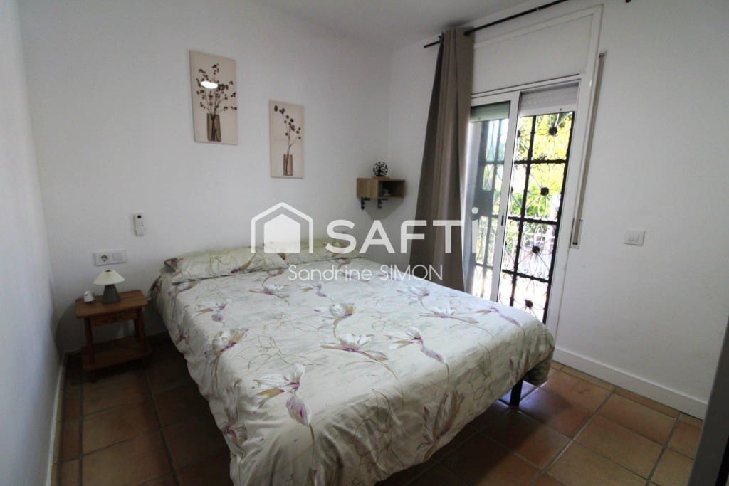 3 soveværelse Villa til salg i Lloret de Mar med swimmingpool - € 325.000 (Ref: 9824920)