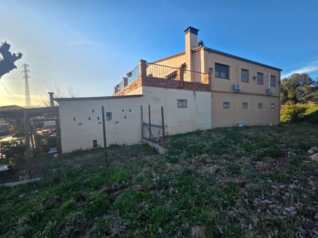 6 soveværelse Finca/Landehus til salg i Tordera med garage - € 849.900 (Ref: 9824921)
