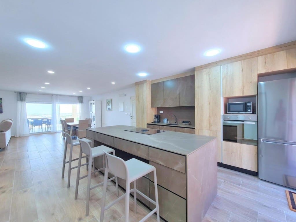 4 bedroom Villa for sale in Cartagena with pool garage - € 500,000 (Ref: 9824928)