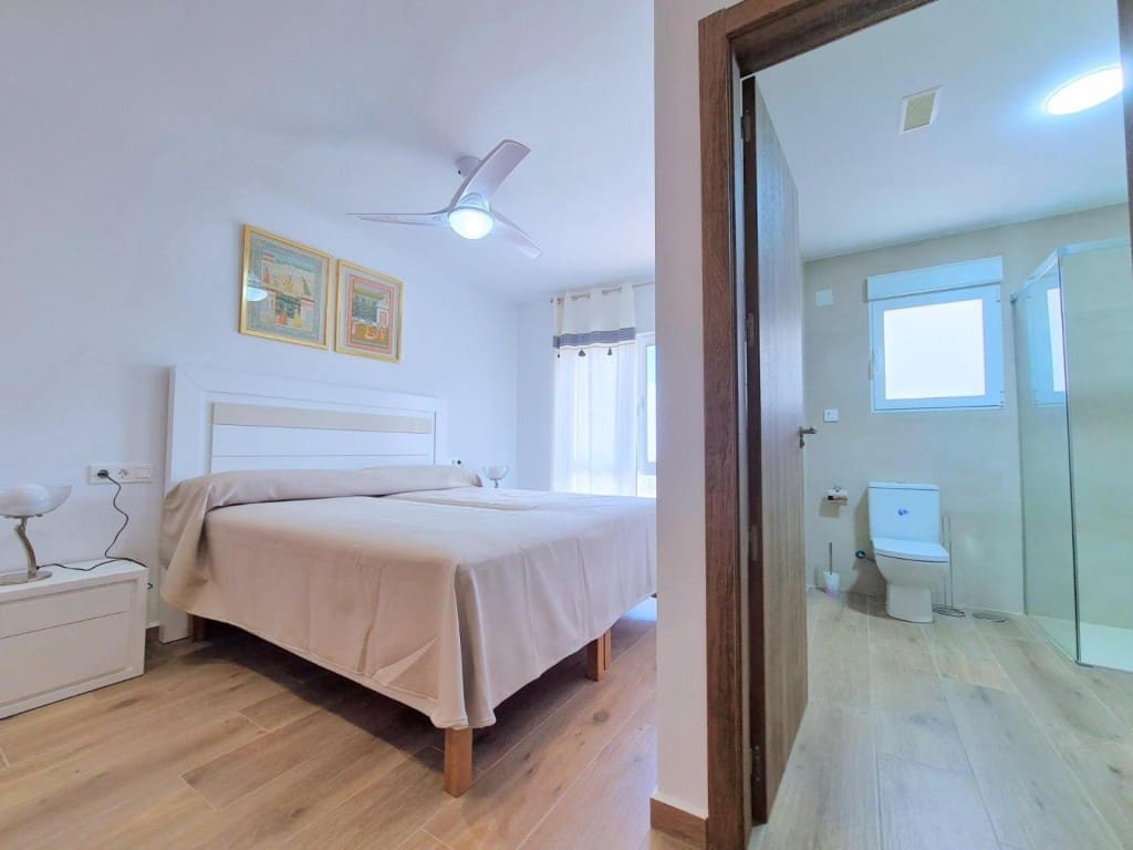 4 bedroom Villa for sale in Cartagena with pool garage - € 500,000 (Ref: 9824928)