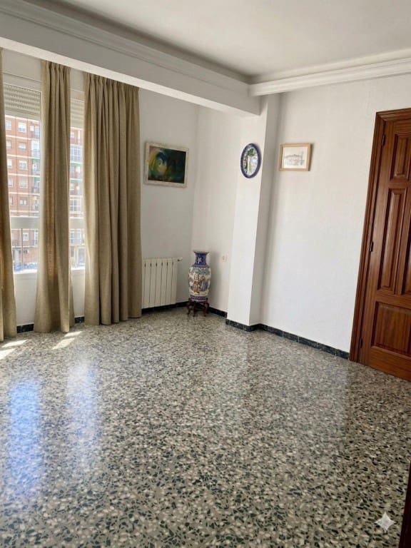 4 Zimmer Apartment zu verkaufen in Villena - 85.000 € (Ref: 9824930)