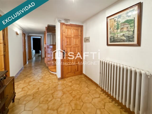 8 bedroom Terraced Villa for sale in Berga with garage - € 280,000 (Ref: 9828911)
