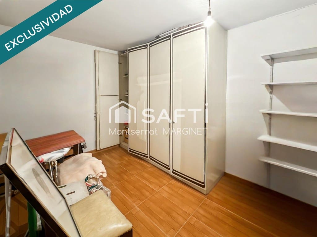 8 bedroom Terraced Villa for sale in Berga with garage - € 280,000 (Ref: 9828911)