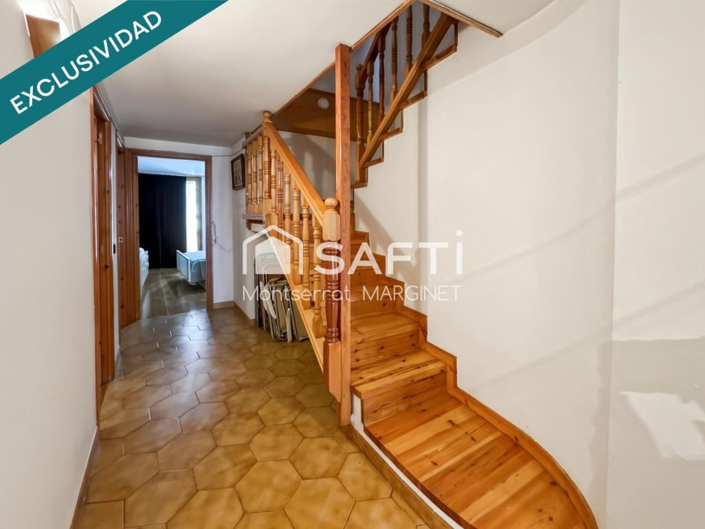 8 bedroom Terraced Villa for sale in Berga with garage - € 280,000 (Ref: 9828911)