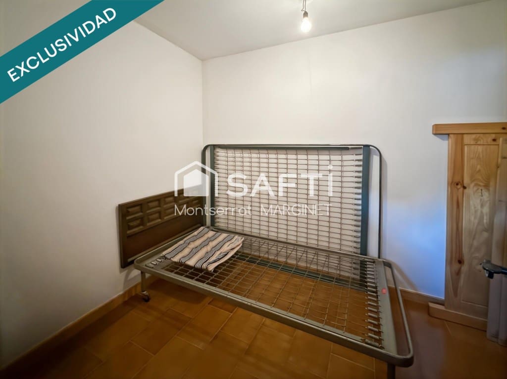 8 bedroom Terraced Villa for sale in Berga with garage - € 280,000 (Ref: 9828911)