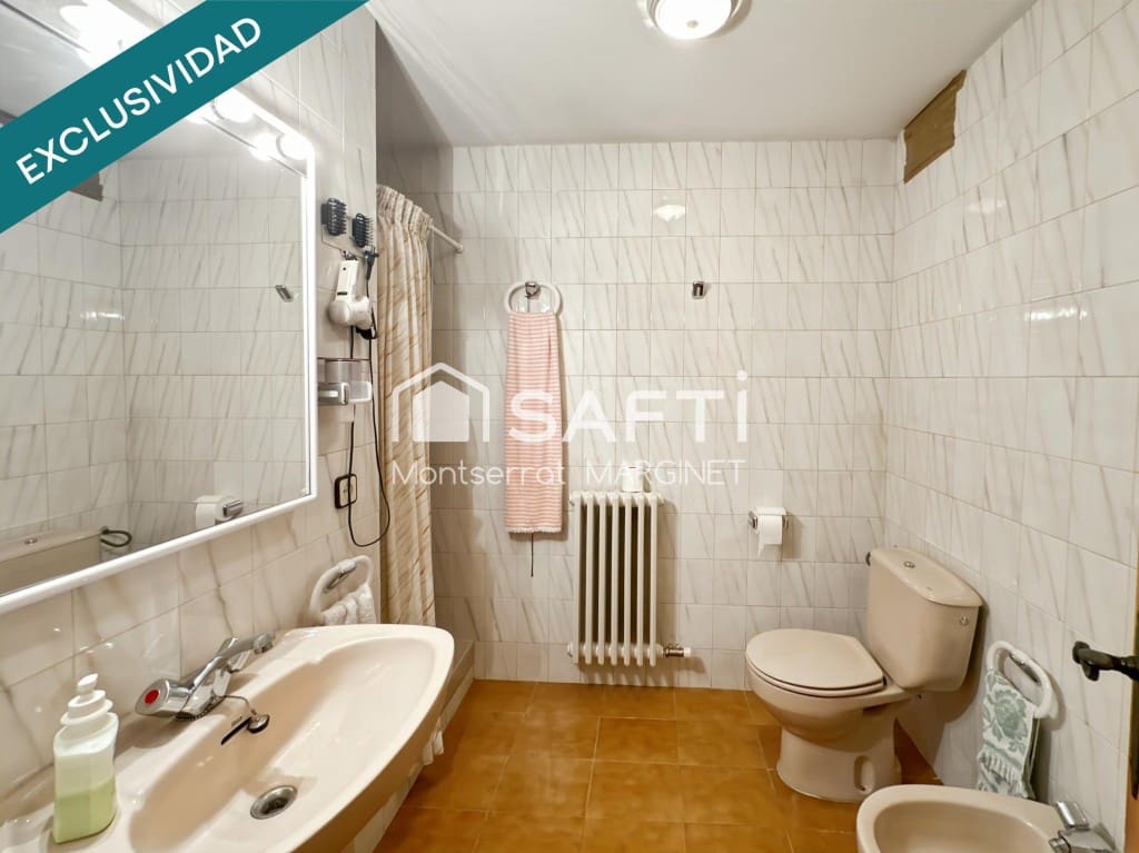 8 bedroom Terraced Villa for sale in Berga with garage - € 280,000 (Ref: 9828911)