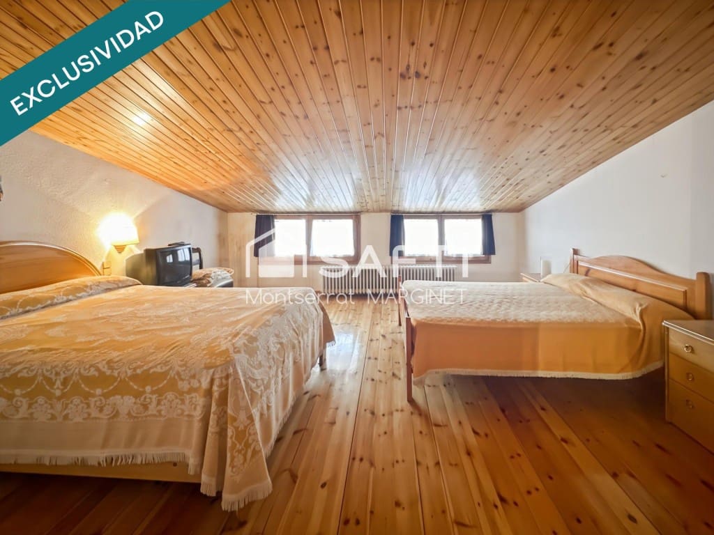 8 bedroom Terraced Villa for sale in Berga with garage - € 280,000 (Ref: 9828911)