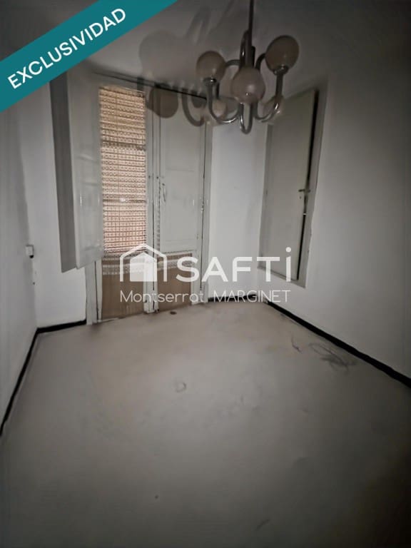 8 bedroom Terraced Villa for sale in Berga with garage - € 280,000 (Ref: 9828911)