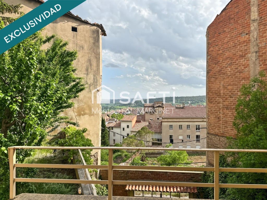 8 bedroom Terraced Villa for sale in Berga with garage - € 280,000 (Ref: 9828911)