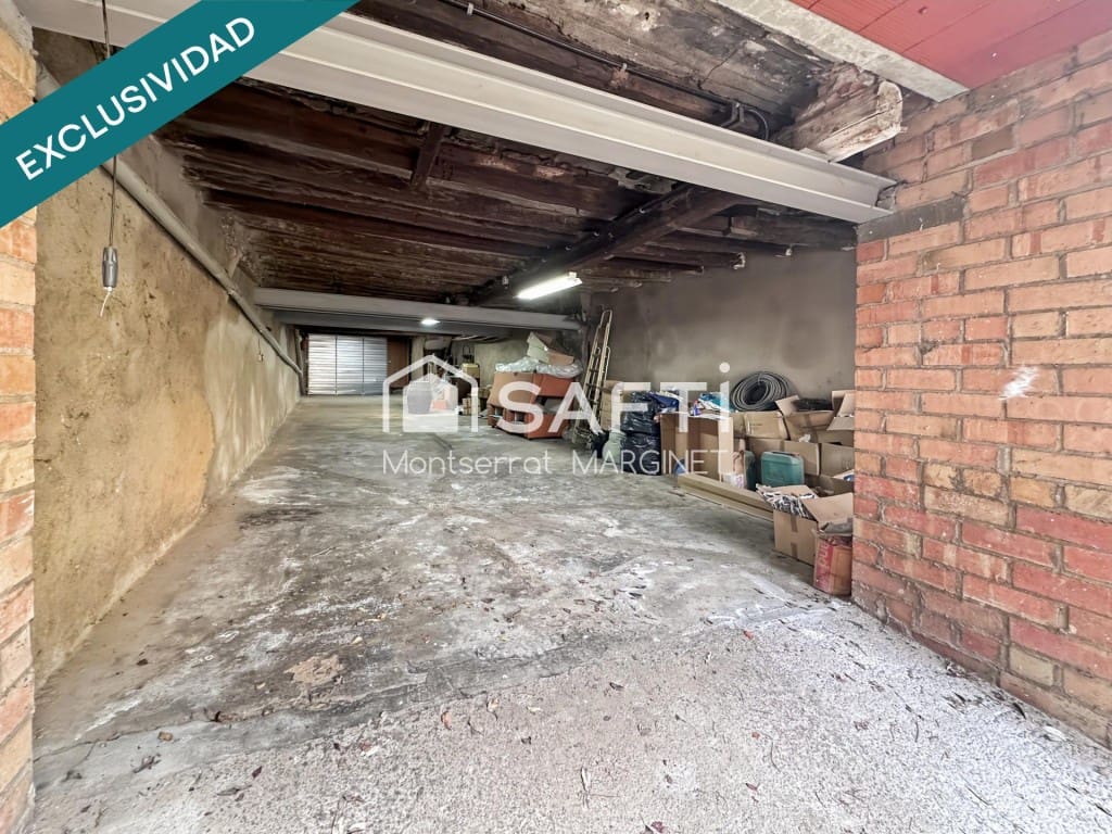 8 bedroom Terraced Villa for sale in Berga with garage - € 280,000 (Ref: 9828911)