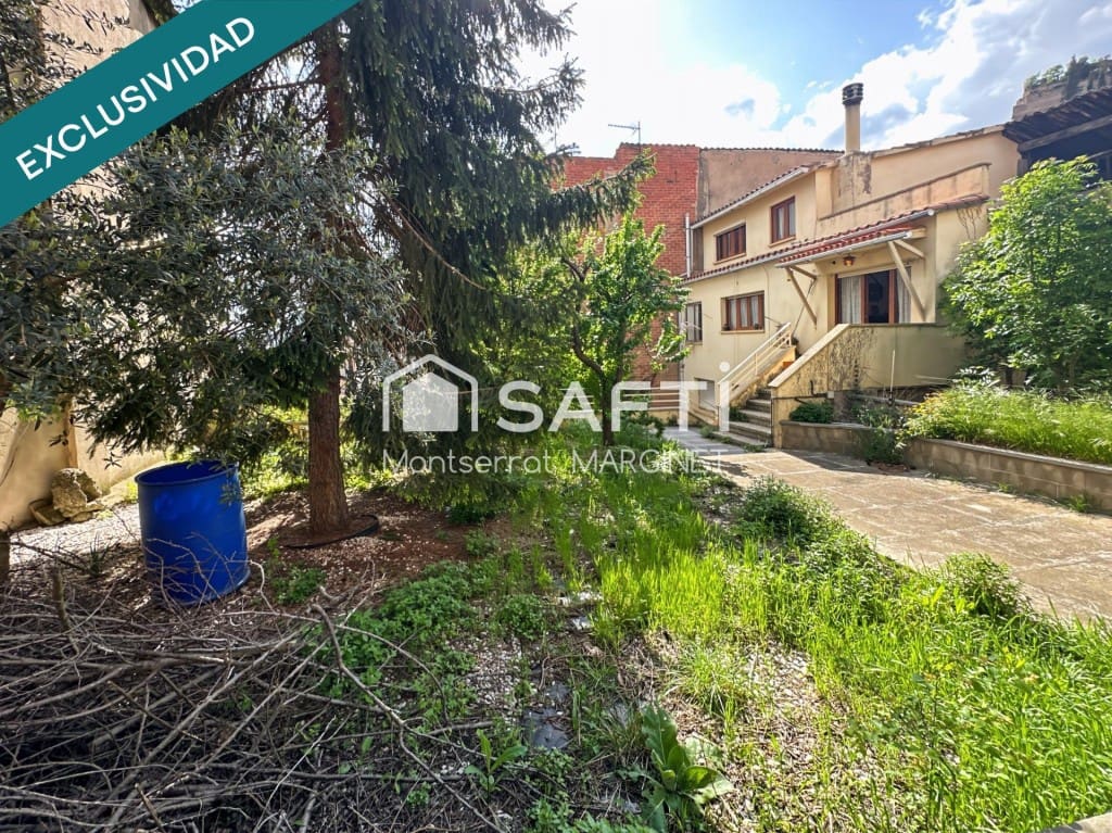 8 bedroom Terraced Villa for sale in Berga with garage - € 280,000 (Ref: 9828911)