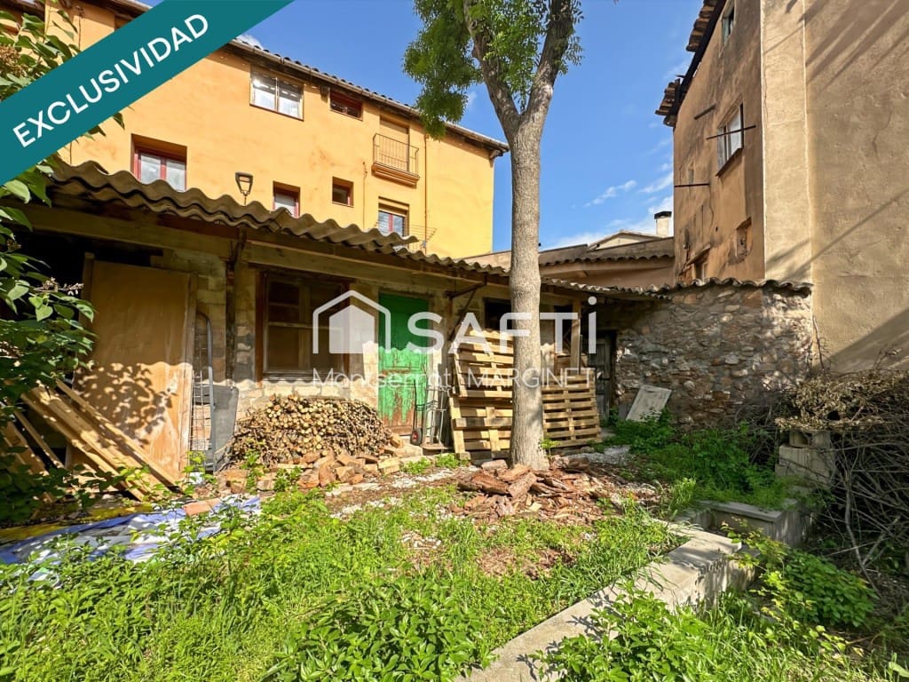 8 bedroom Terraced Villa for sale in Berga with garage - € 280,000 (Ref: 9828911)