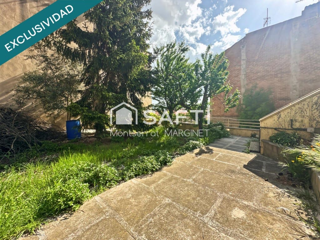 8 bedroom Terraced Villa for sale in Berga with garage - € 280,000 (Ref: 9828911)
