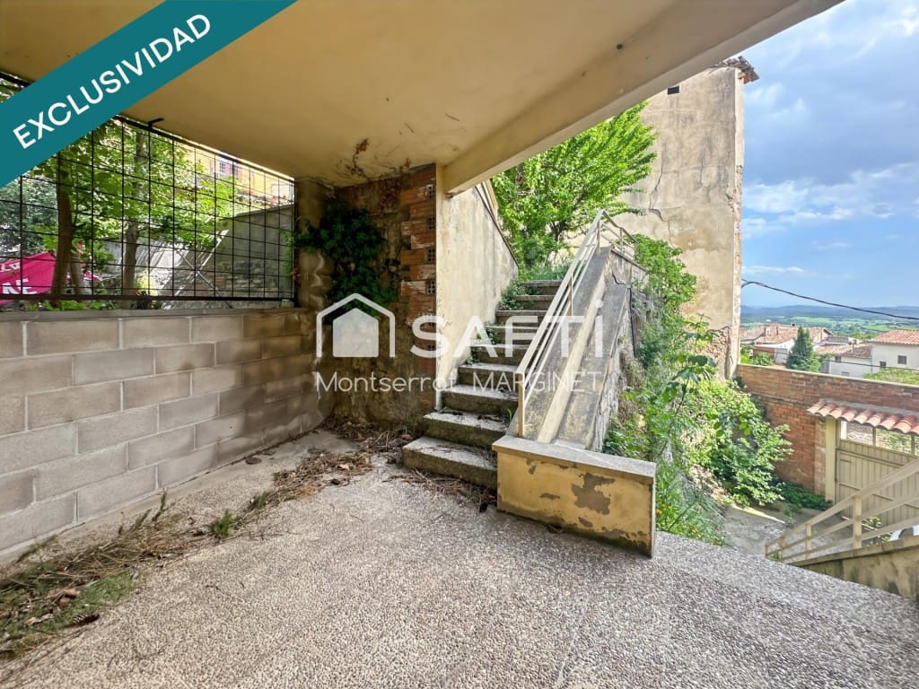 8 bedroom Terraced Villa for sale in Berga with garage - € 280,000 (Ref: 9828911)