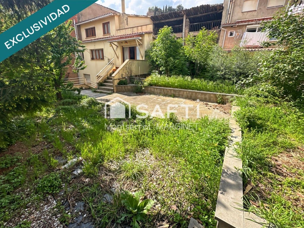 8 bedroom Terraced Villa for sale in Berga with garage - € 280,000 (Ref: 9828911)