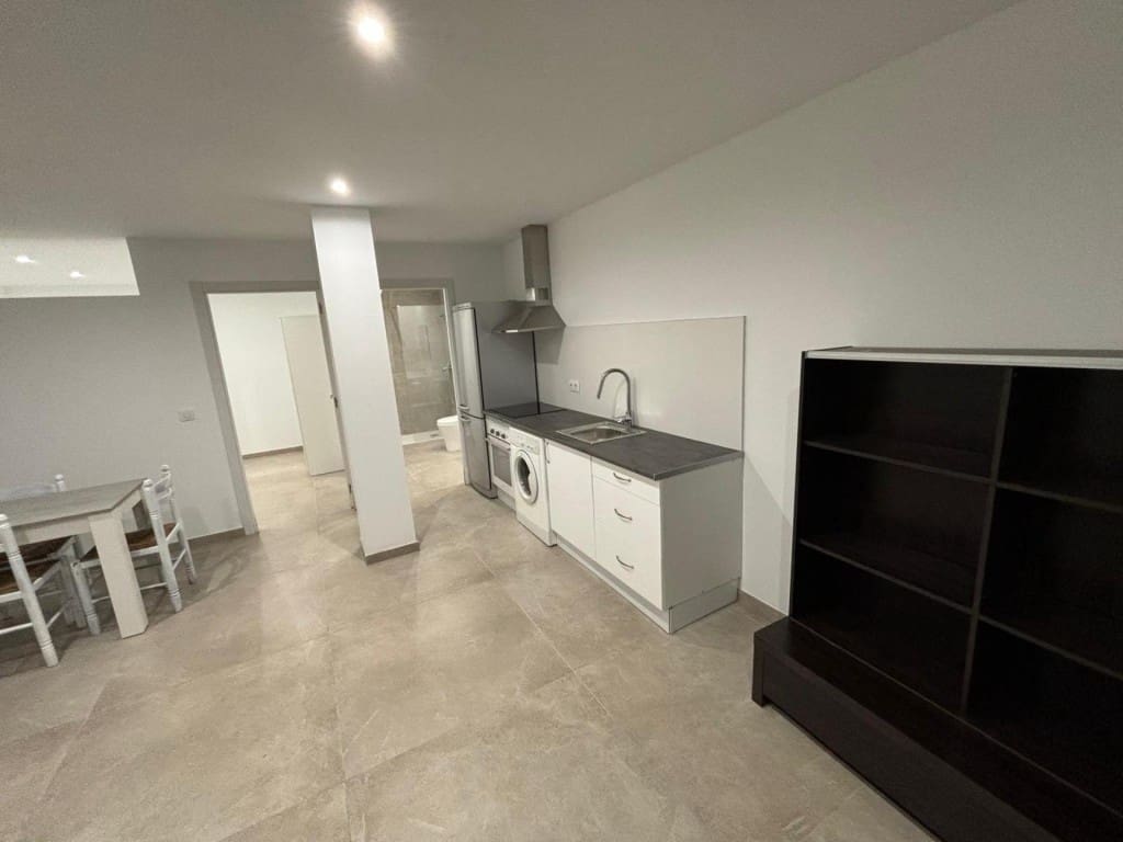 Commercial for sale in Palma de Mallorca - € 180,000 (Ref: 9828915)
