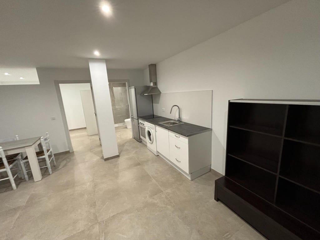 Commercial for sale in Palma de Mallorca - € 180,000 (Ref: 9828915)