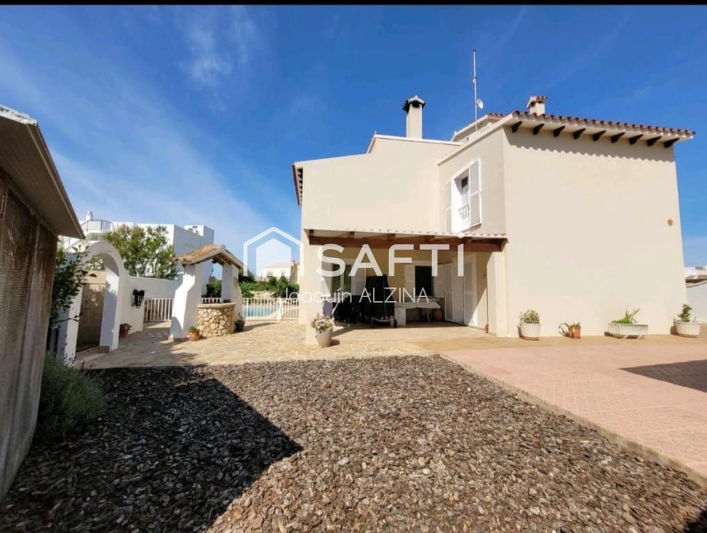 3 slaapkamer Villa te koop in Ciutadella de Menorca met zwembad garage - € 840.000 (Ref: 9831134)