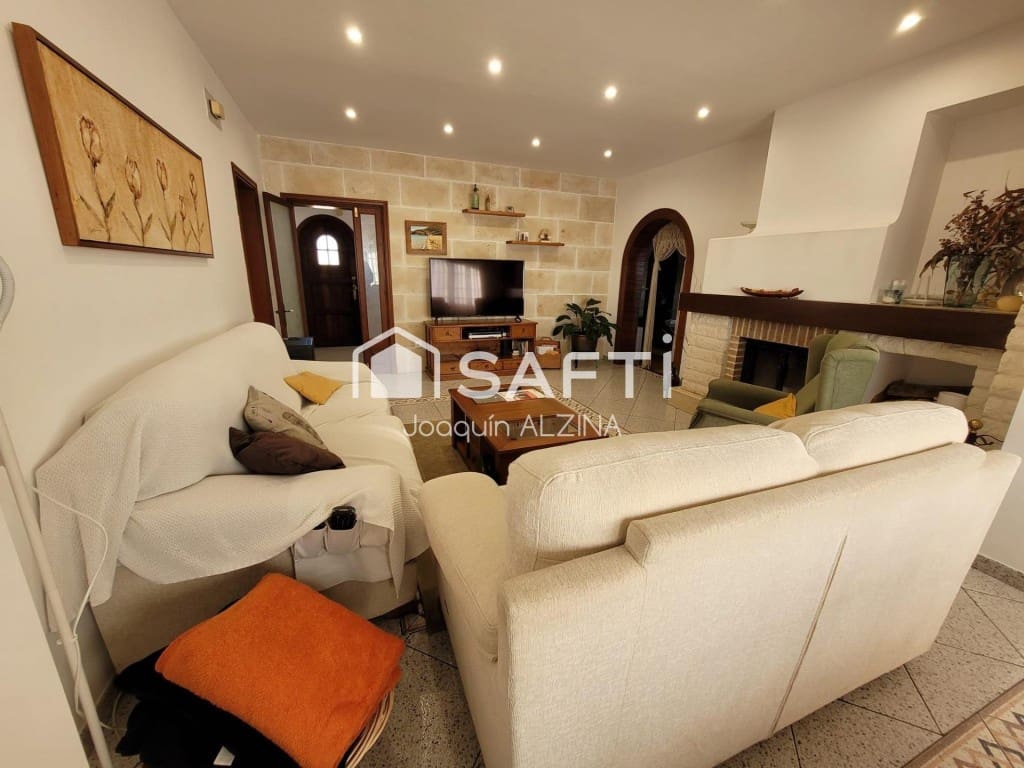 3 slaapkamer Villa te koop in Ciutadella de Menorca met zwembad garage - € 840.000 (Ref: 9831134)