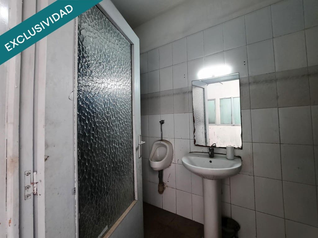 Erhverv til salg i Paterna - € 179.000 (Ref: 9831137)