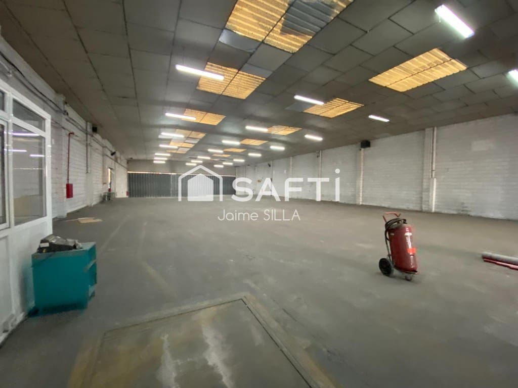 Kommersiell til leie i Xirivella med garasje - € 6 000 (Ref: 9831138)