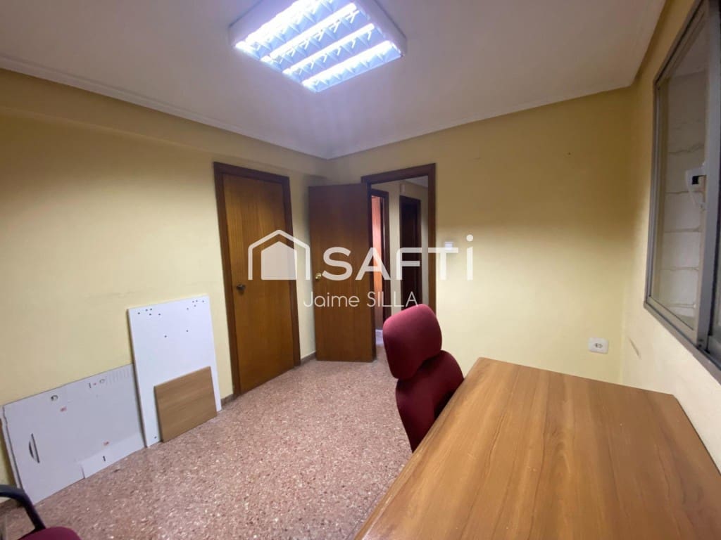 Kommersiell til leie i Xirivella med garasje - € 6 000 (Ref: 9831138)