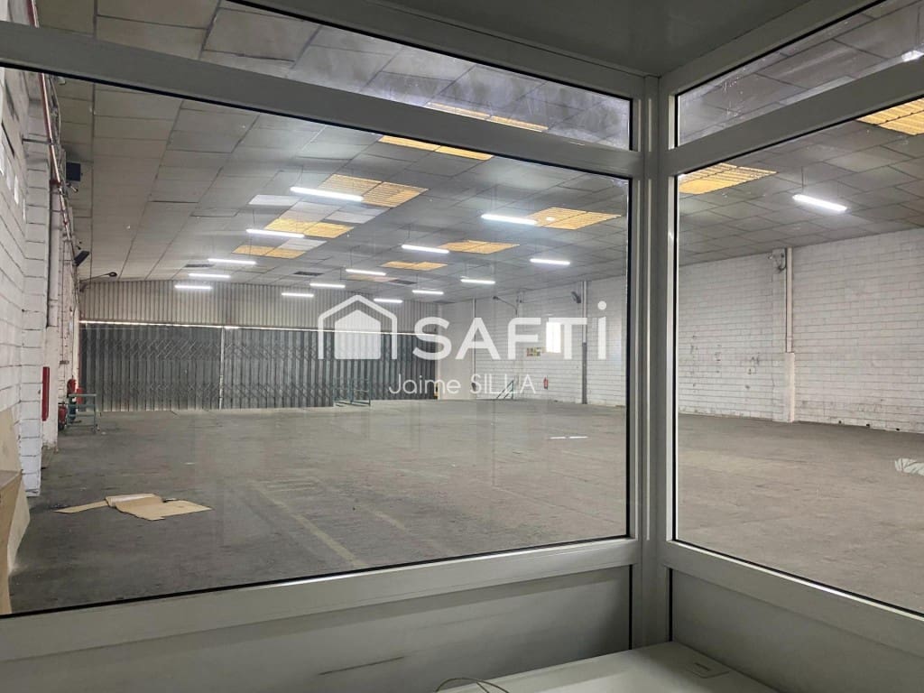 Kommersiell til leie i Xirivella med garasje - € 6 000 (Ref: 9831138)
