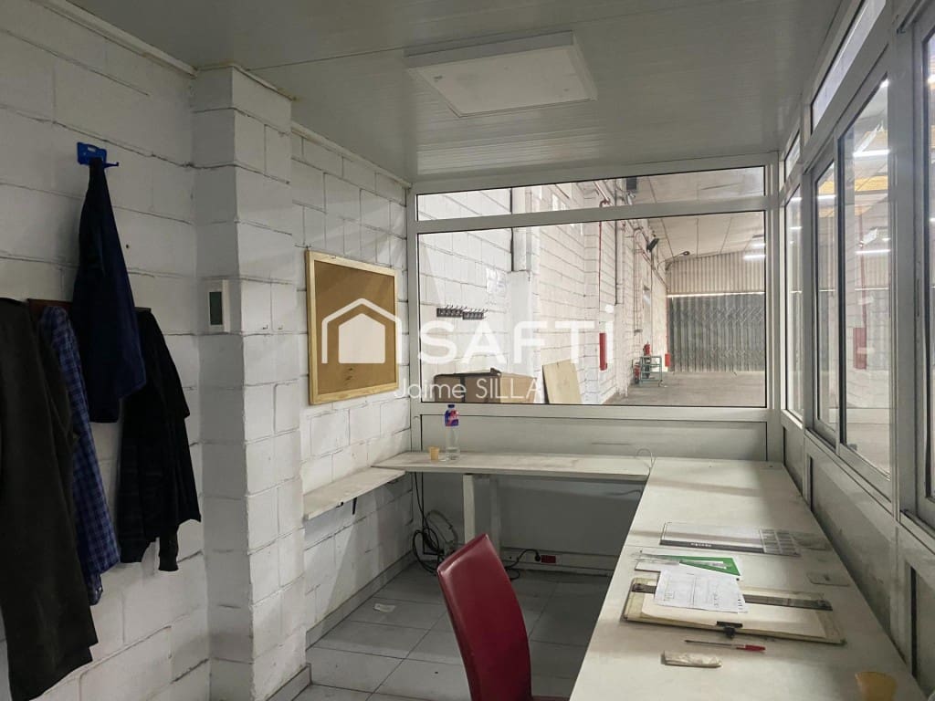 Kommersiell til leie i Xirivella med garasje - € 6 000 (Ref: 9831138)