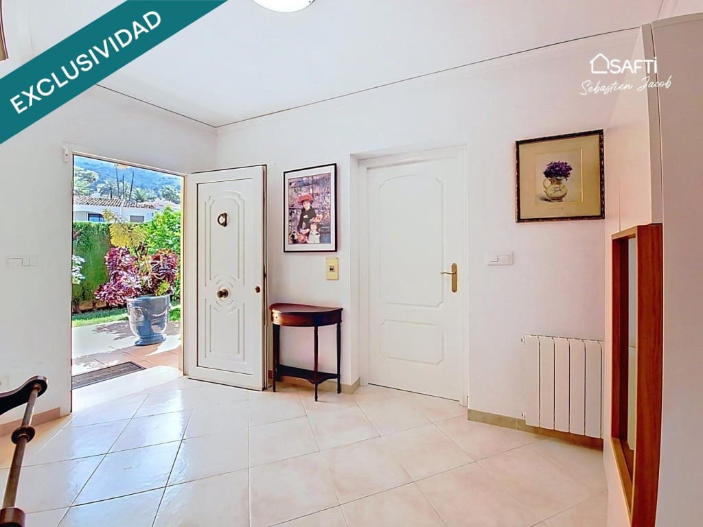 3 sovrum Villa till salu i Denia med pool garage - 850 000 € (Ref: 9831144)