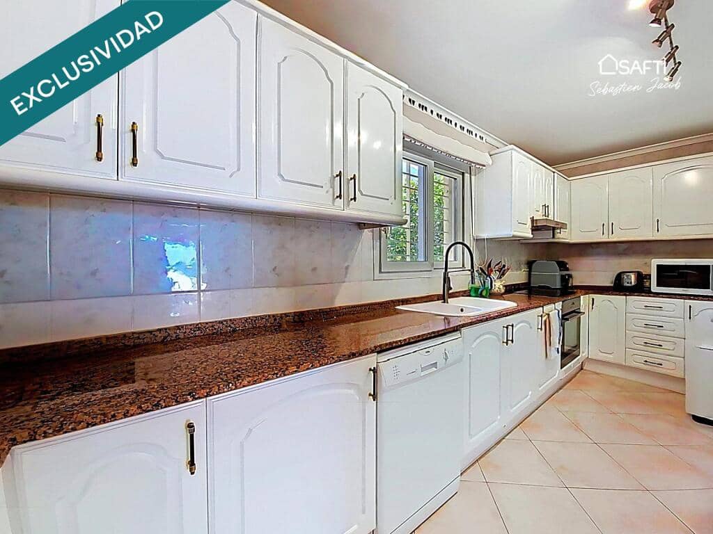 3 bedroom Villa for sale in Denia with pool garage - € 790,000 (Ref: 9831144)
