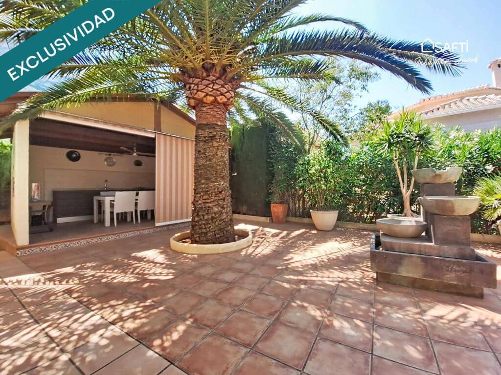 3 bedroom Villa for sale in Denia with pool garage - € 790,000 (Ref: 9831144)