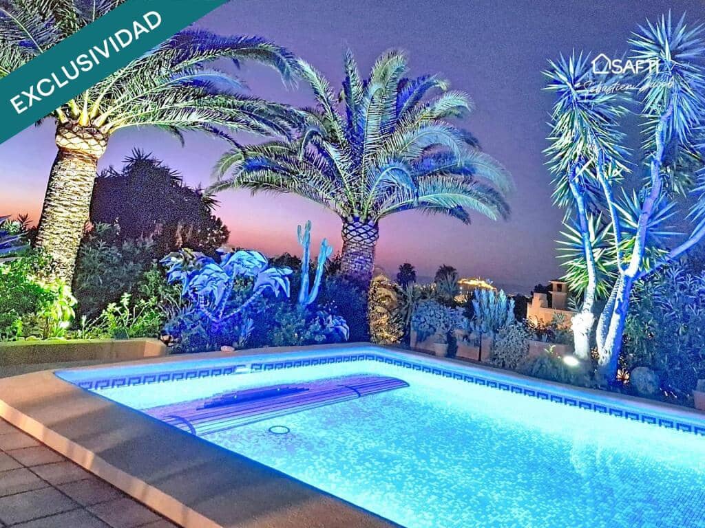 Chalet de 3 habitaciones en Dénia en venta con piscina garaje - 770.000 € (Ref: 9831144)