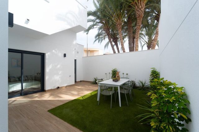 3 Zimmer Villa zu verkaufen in Lo Pagan, San Pedro del Pinatar mit Pool - 479.900 € (Ref: 9831146)